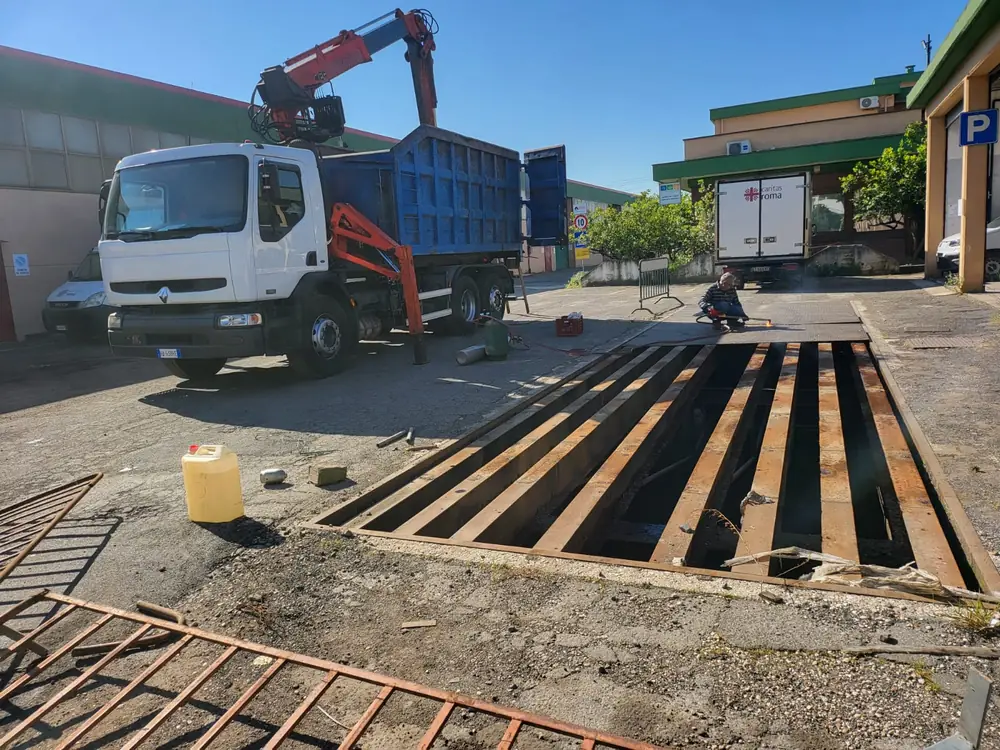 Ritiro Ferro e Metalli — smaltimento rifiuti Roma — foto 1