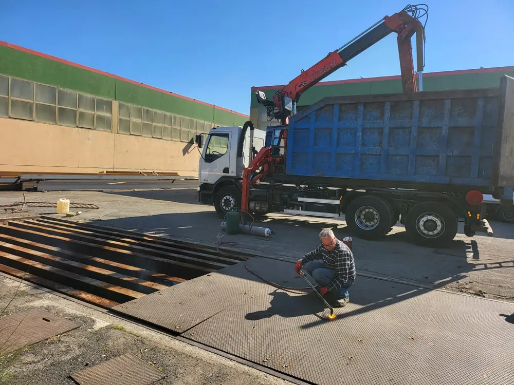 Ritiro Ferro e Metalli — smaltimento rifiuti Roma — foto 2